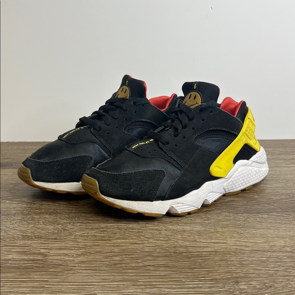 🙂 Nike Air Huarache “Go The Extra Smile” Sneakers | Women’s US 9.5 |  D05873-001